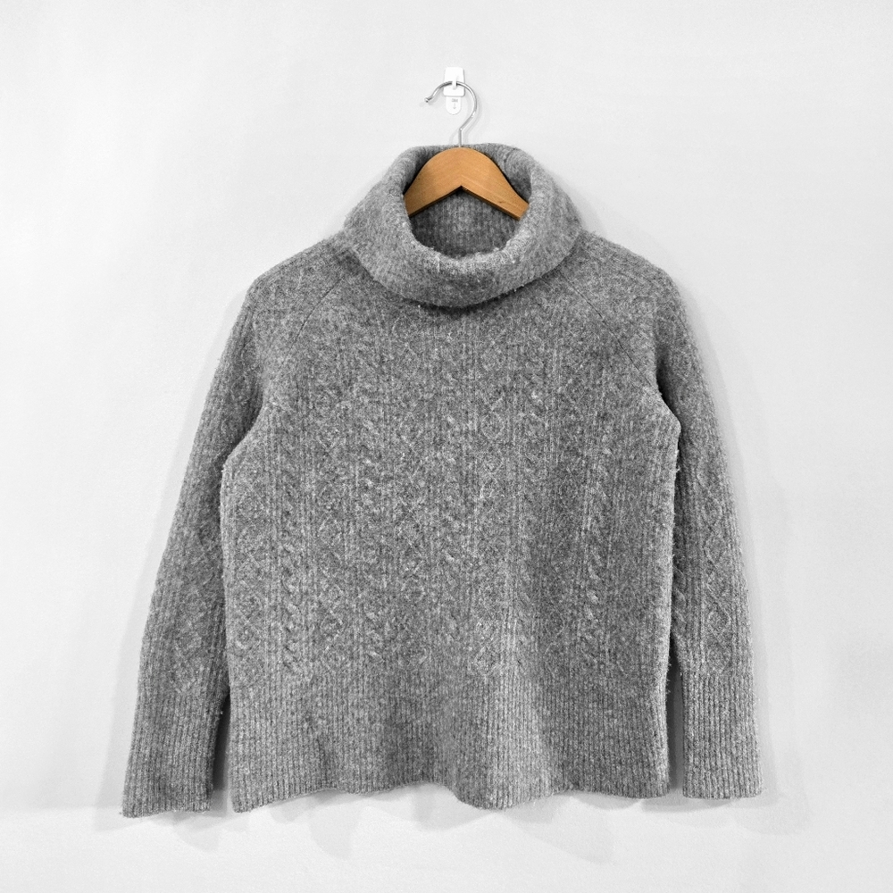 COMMUNITY Aritzia Grey Wool Yak Blend Turtleneck Sweater